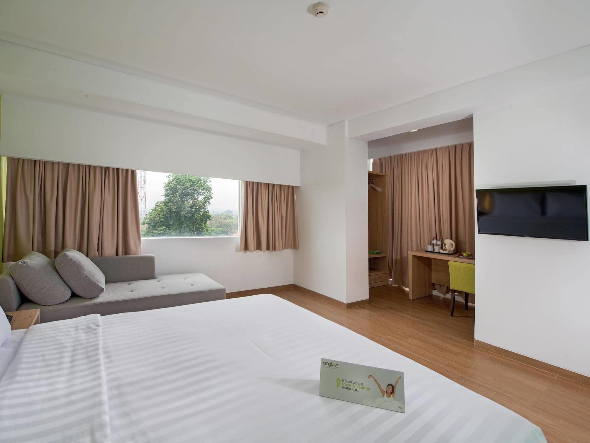 Whiz Prime Hotel Pajajaran Bogor Dış mekan fotoğraf