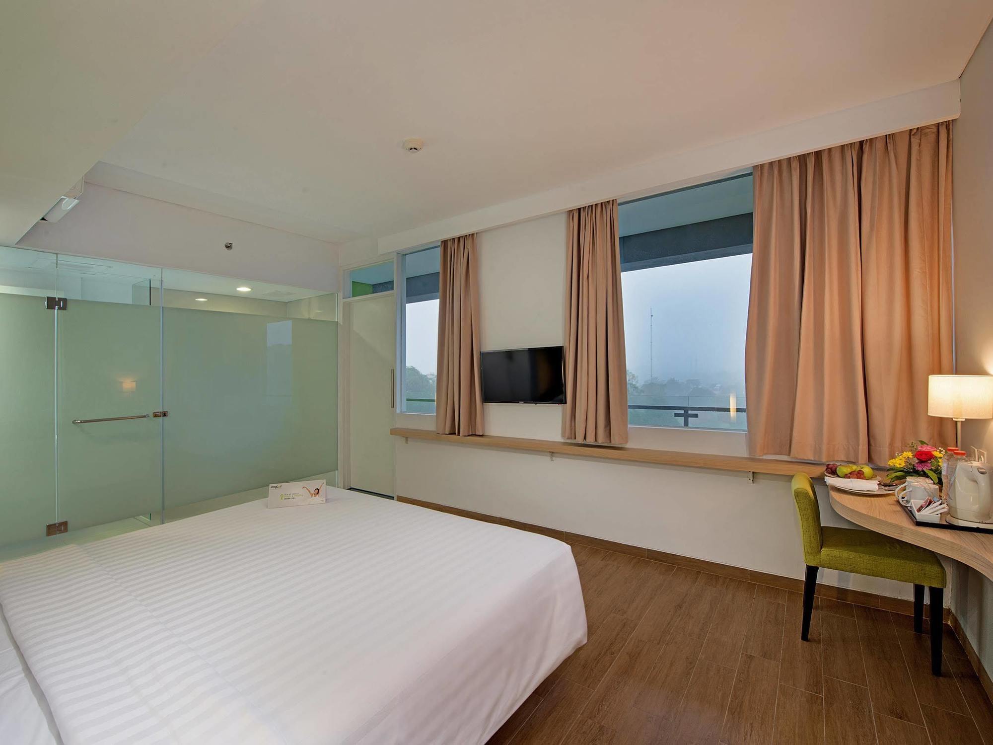 Whiz Prime Hotel Pajajaran Bogor Dış mekan fotoğraf