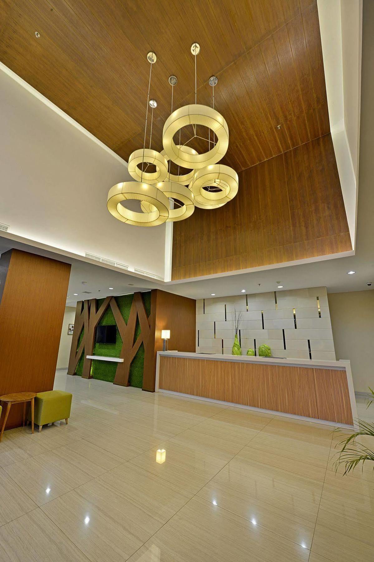 Whiz Prime Hotel Pajajaran Bogor Dış mekan fotoğraf