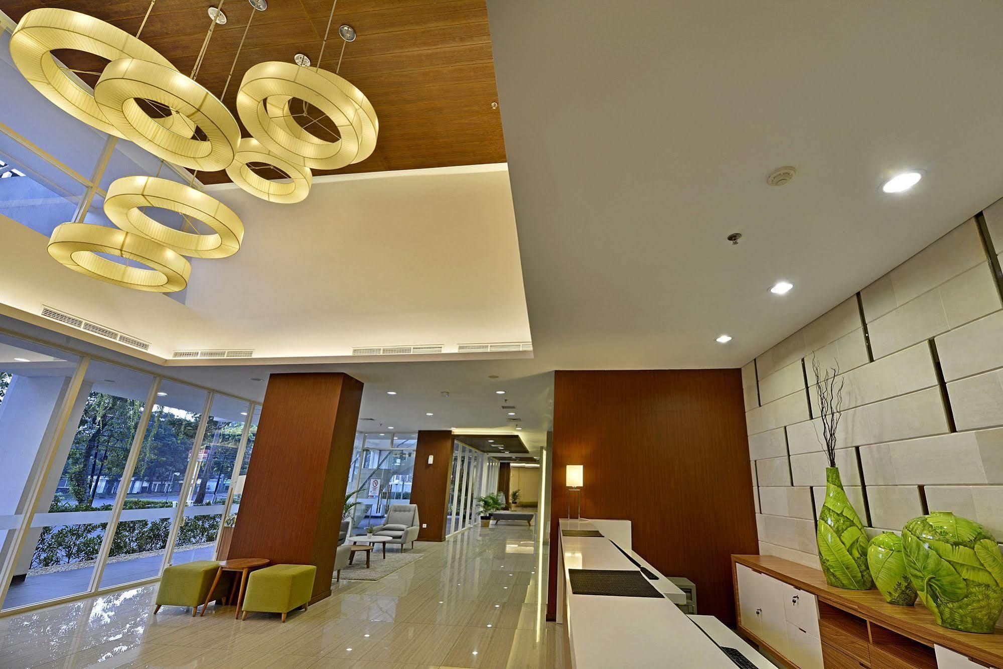 Whiz Prime Hotel Pajajaran Bogor Dış mekan fotoğraf