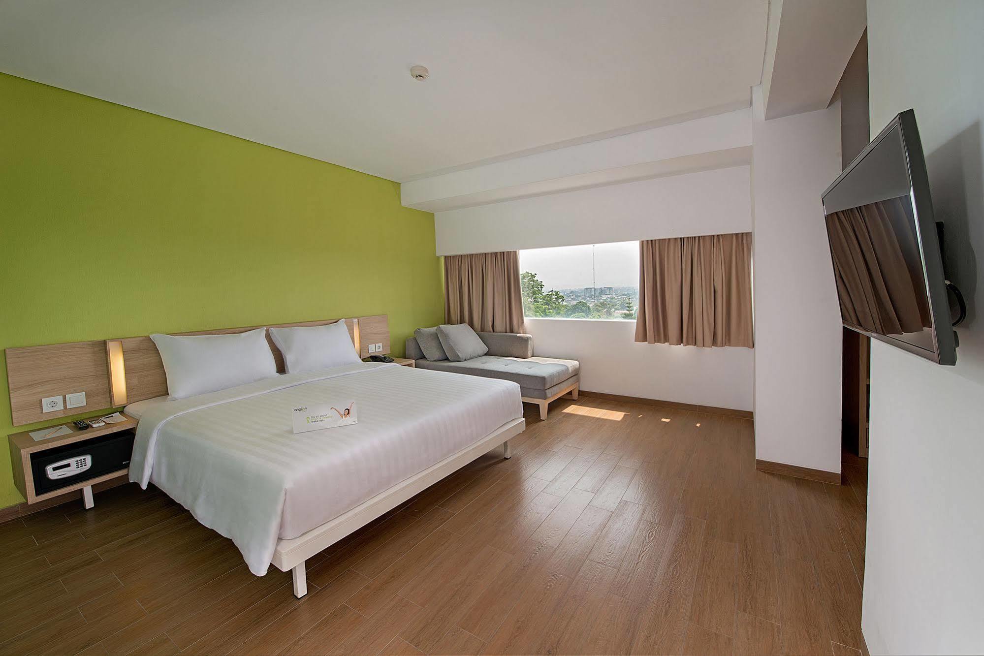 Whiz Prime Hotel Pajajaran Bogor Dış mekan fotoğraf