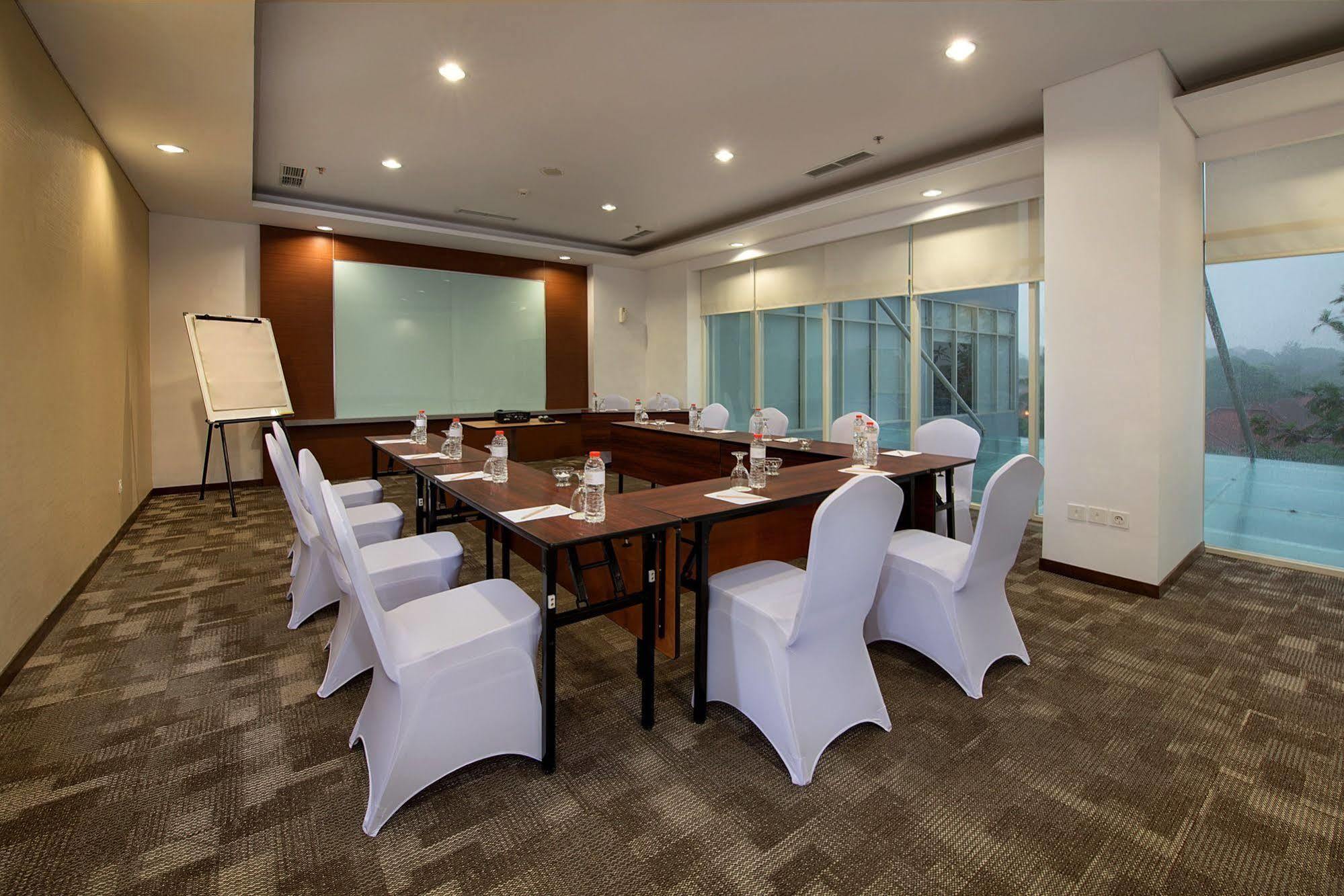 Whiz Prime Hotel Pajajaran Bogor Dış mekan fotoğraf