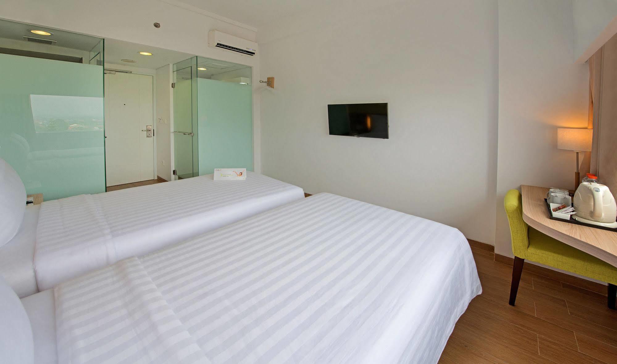 Whiz Prime Hotel Pajajaran Bogor Dış mekan fotoğraf