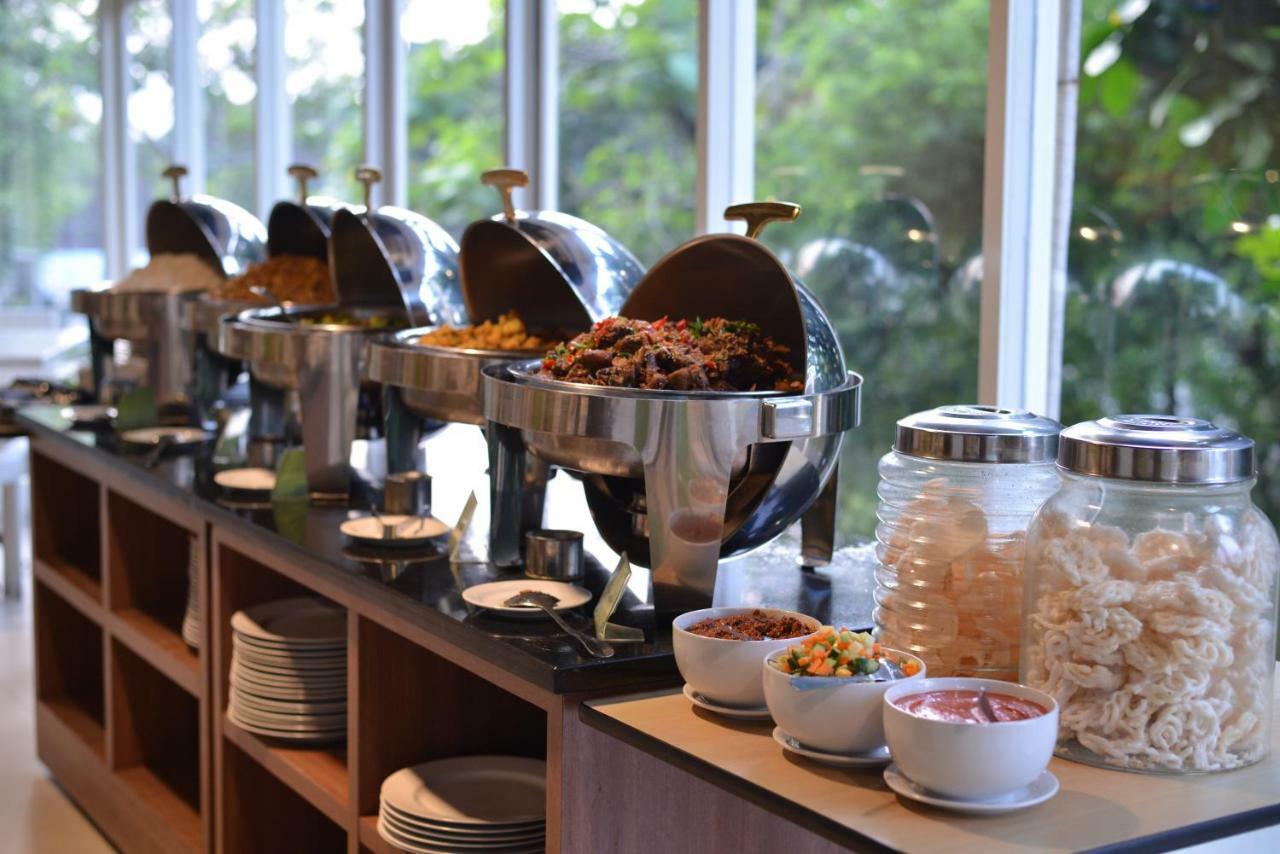 Whiz Prime Hotel Pajajaran Bogor Dış mekan fotoğraf